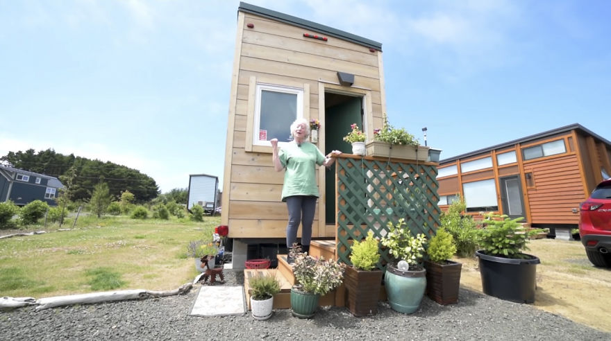 At 77 She Sold Half Of Her Stuff To Live In Her Downstairs Bedroom Tiny House