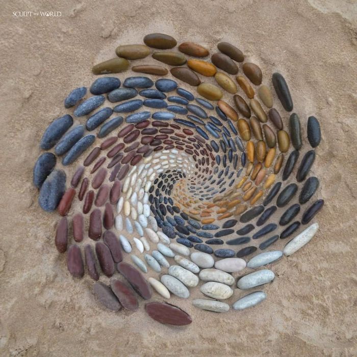 Stone-Arrangements-Beach-Land-Art-Jon-Foreman