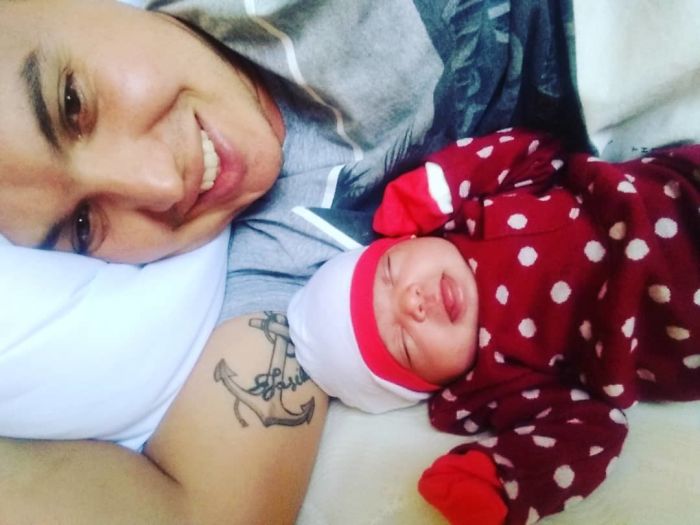 Dad Spends Months Talking To His Baby In The Womb, She Reacts To His Voice With The Biggest Smile Once Born Dad Spends Months Talking To His Baby In The Womb, She Reacts To His Voice With The Biggest Smile Once Born