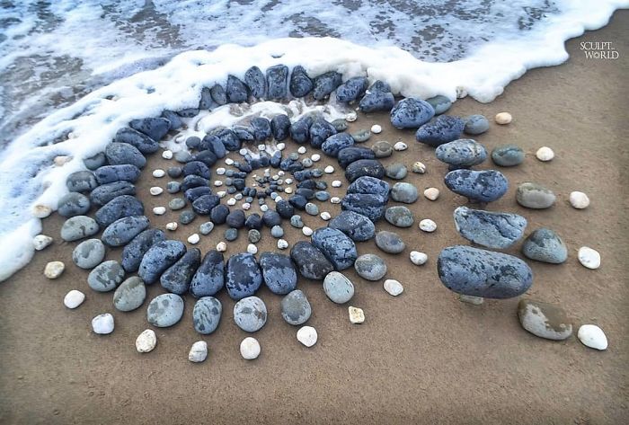 Stone-Arrangements-Beach-Land-Art-Jon-Foreman