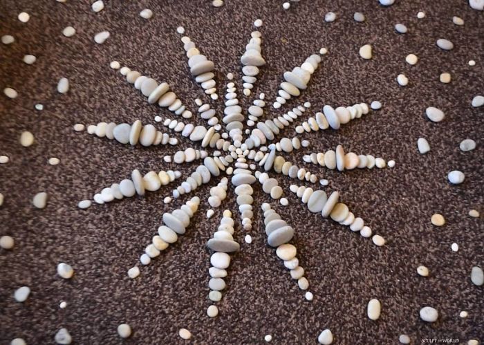 Stone-Arrangements-Beach-Land-Art-Jon-Foreman