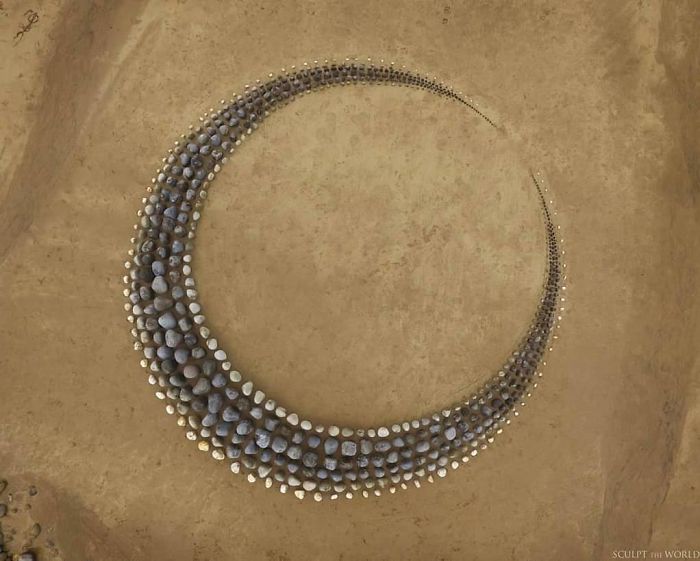 Stone-Arrangements-Beach-Land-Art-Jon-Foreman