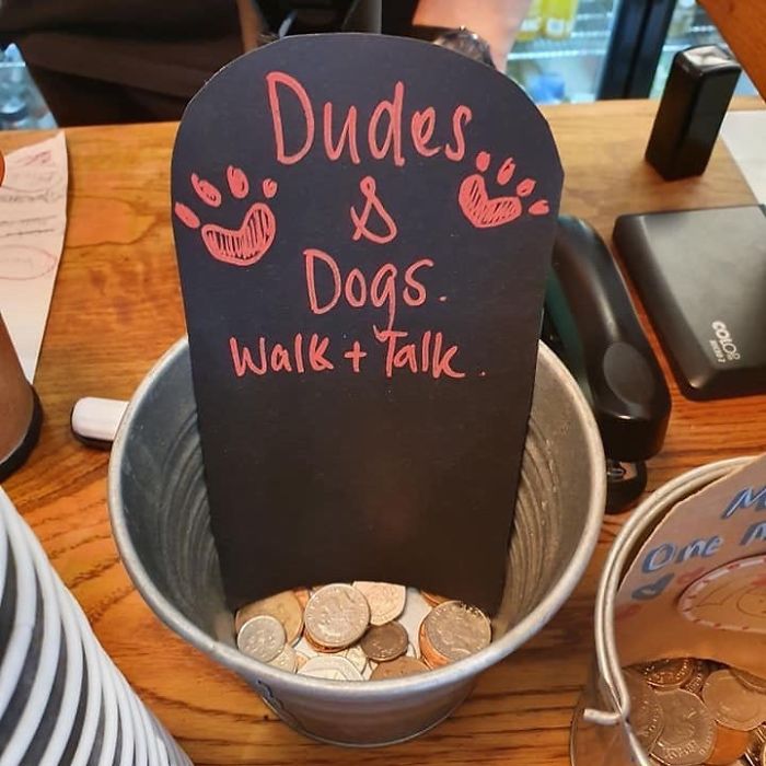 Guy Sets Up A Dog-Walking Group For Men Who Need A Companion To Open Up About Their Problems Guy Sets Up A Dog-Walking Group For Men Who Need A Companion To Open Up About Their Problems