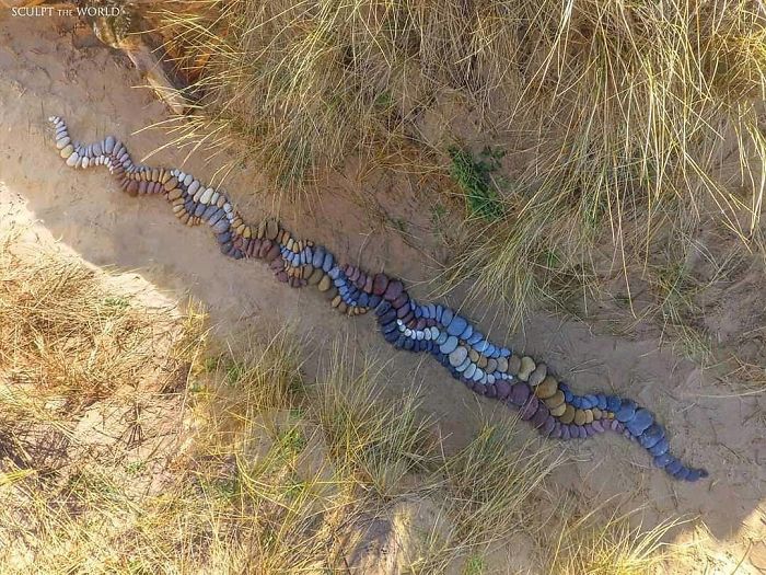 Stone-Arrangements-Beach-Land-Art-Jon-Foreman