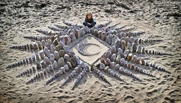 Stone-Arrangements-Beach-Land-Art-Jon-Foreman