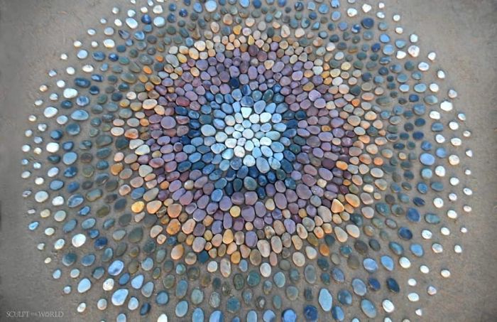 Stone-Arrangements-Beach-Land-Art-Jon-Foreman