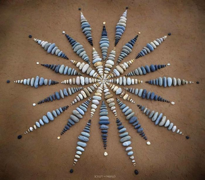 Stone-Arrangements-Beach-Land-Art-Jon-Foreman