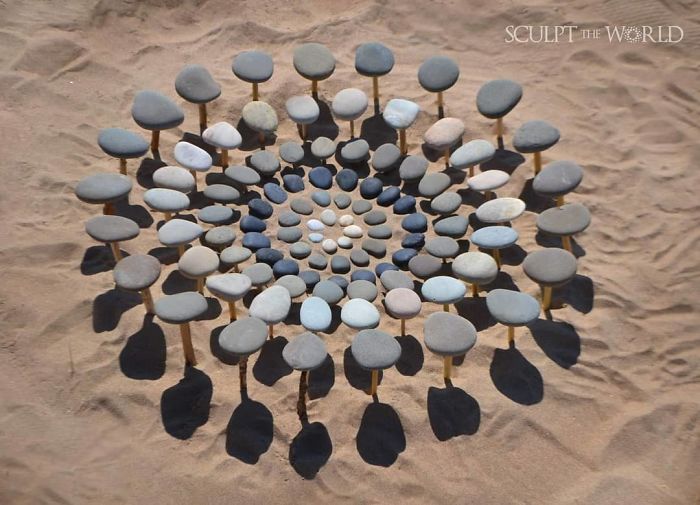 Stone-Arrangements-Beach-Land-Art-Jon-Foreman