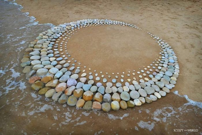 Stone-Arrangements-Beach-Land-Art-Jon-Foreman