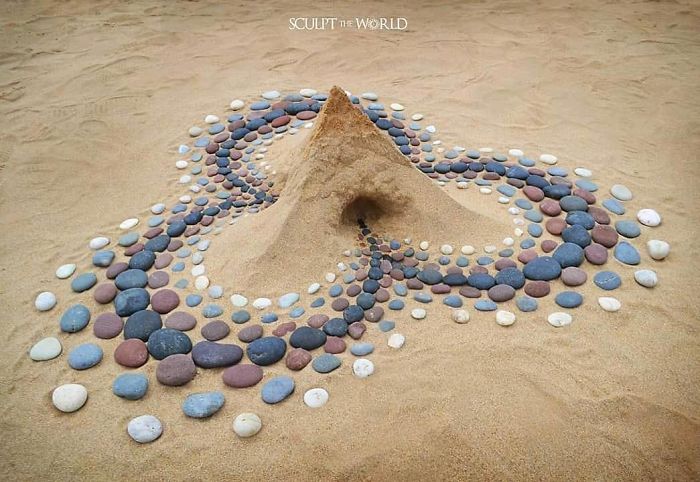 Stone-Arrangements-Beach-Land-Art-Jon-Foreman