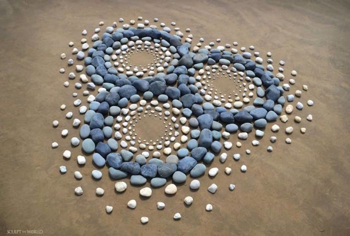 Stone-Arrangements-Beach-Land-Art-Jon-Foreman
