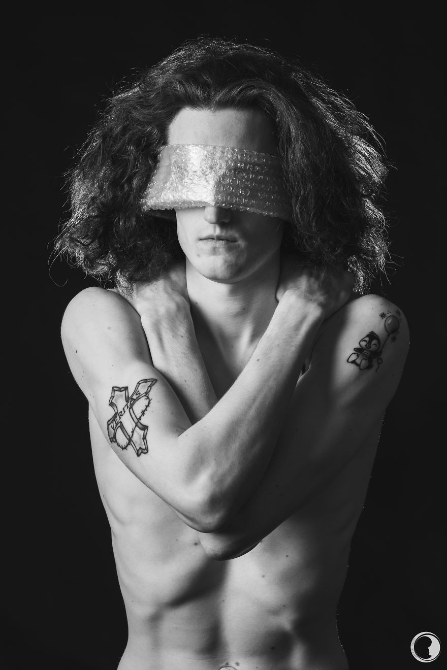 I Created The "Blind To Plastic" Portrait Series To Address Our Ignorance For Plastic Pollution I Created The "Blind To Plastic" Portrait Series To Address Our Ignorance For Plastic Pollution