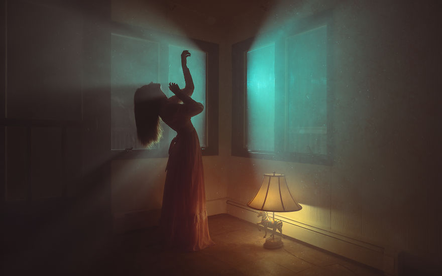 Photographer Tells Haunting Stories With His Cinematic Night-Time Photos