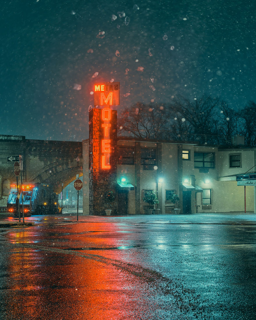 Photographer’s Unhealthy Obsession With Neon Signs Will Transport You Back In Time