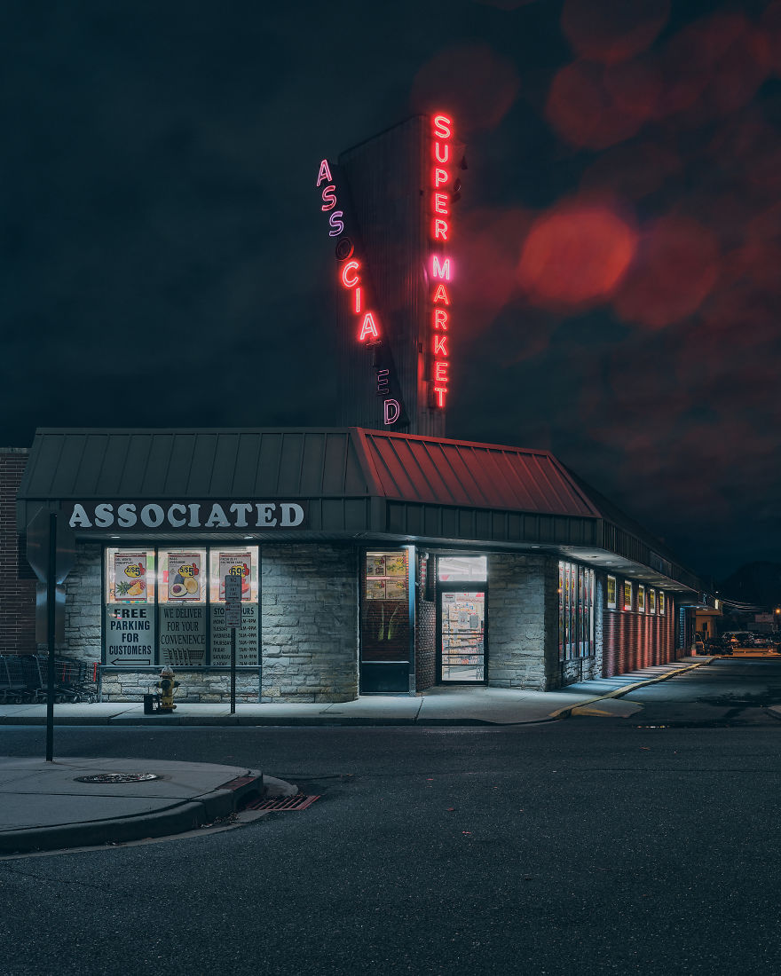 Photographer’s Unhealthy Obsession With Neon Signs Will Transport You Back In Time