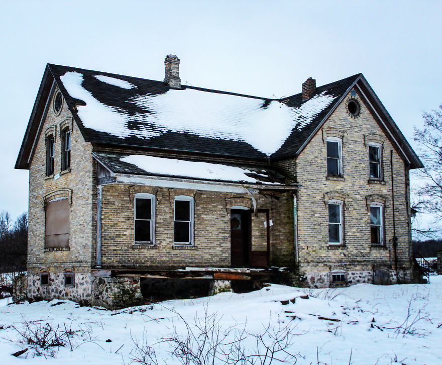Exploring Abandoned Homes Throughout Rural Wisconsin