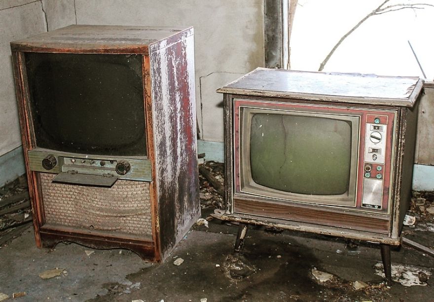 Exploring Abandoned Homes Throughout Rural Wisconsin