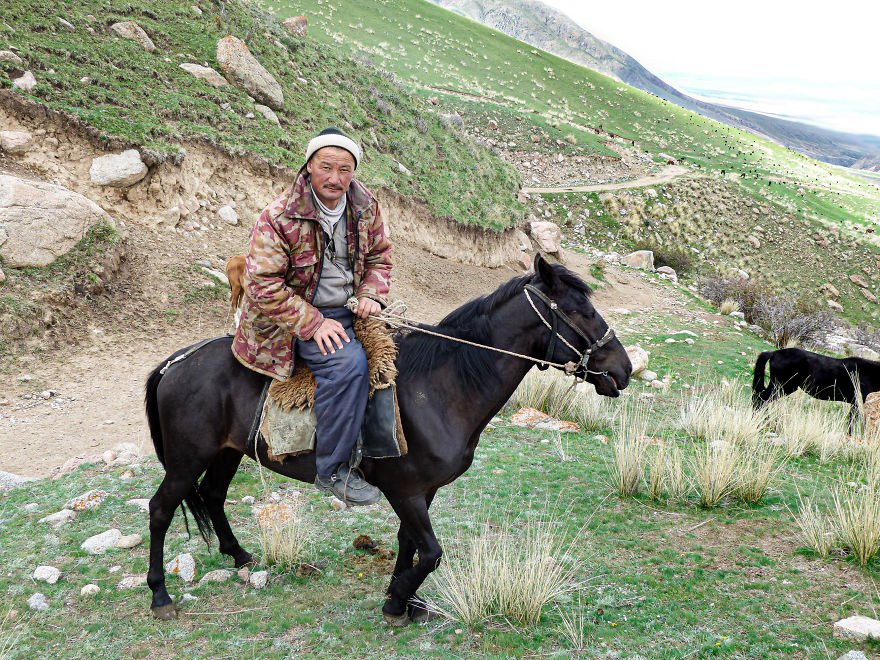 At 22 Years Old, I Came Alone In Kyrgyzstan To Meet Nomadic People In The Mountains