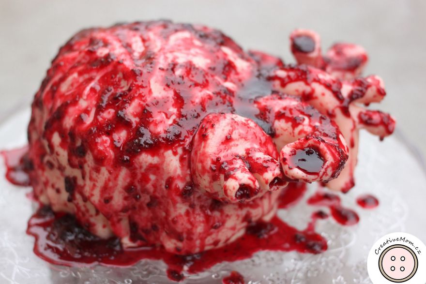 I Made This Valentine's Day Realistic Human Heart Cake And Here's How I Made This Valentine's Day Realistic Human Heart Cake And Here's How