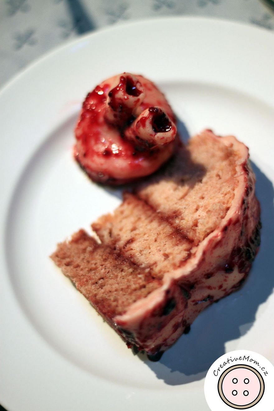 I Made This Valentine's Day Realistic Human Heart Cake And Here's How I Made This Valentine's Day Realistic Human Heart Cake And Here's How