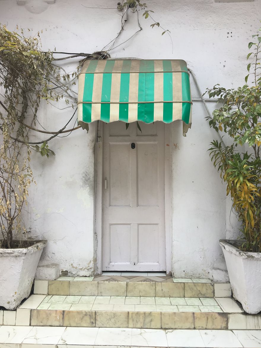 Colorful India Through Random Doors In My Solo Trip Recently