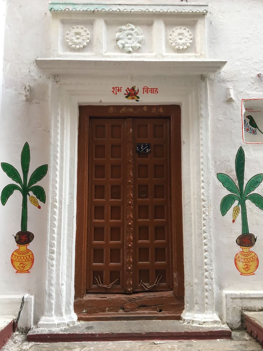 Colorful India Through Random Doors In My Solo Trip Recently