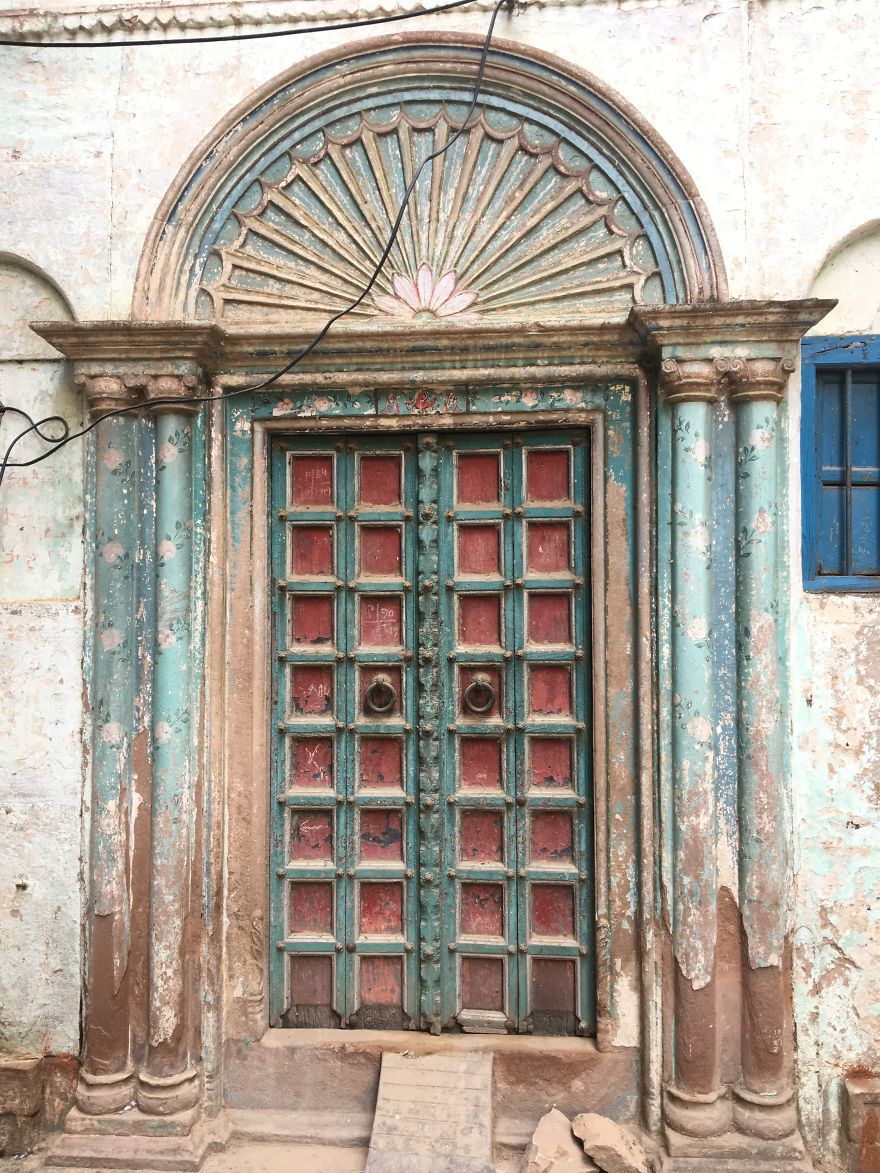 Colorful India Through Random Doors In My Solo Trip Recently