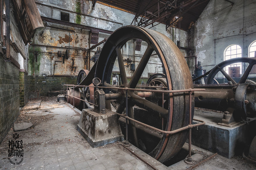 I Photographed An Abandoned Vintage Pumping Water Station