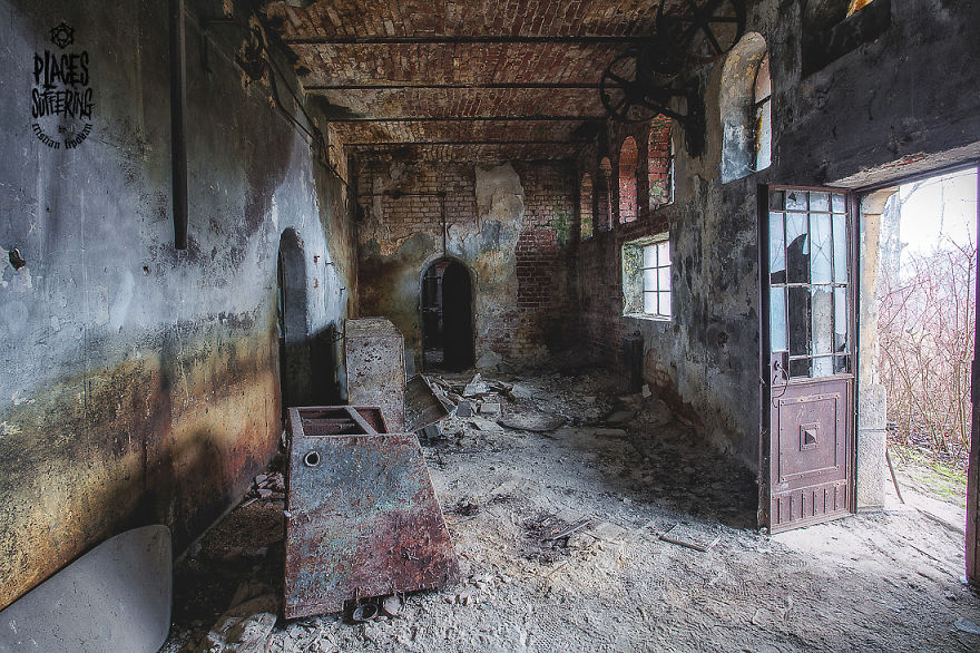 I Photographed An Abandoned Vintage Pumping Water Station