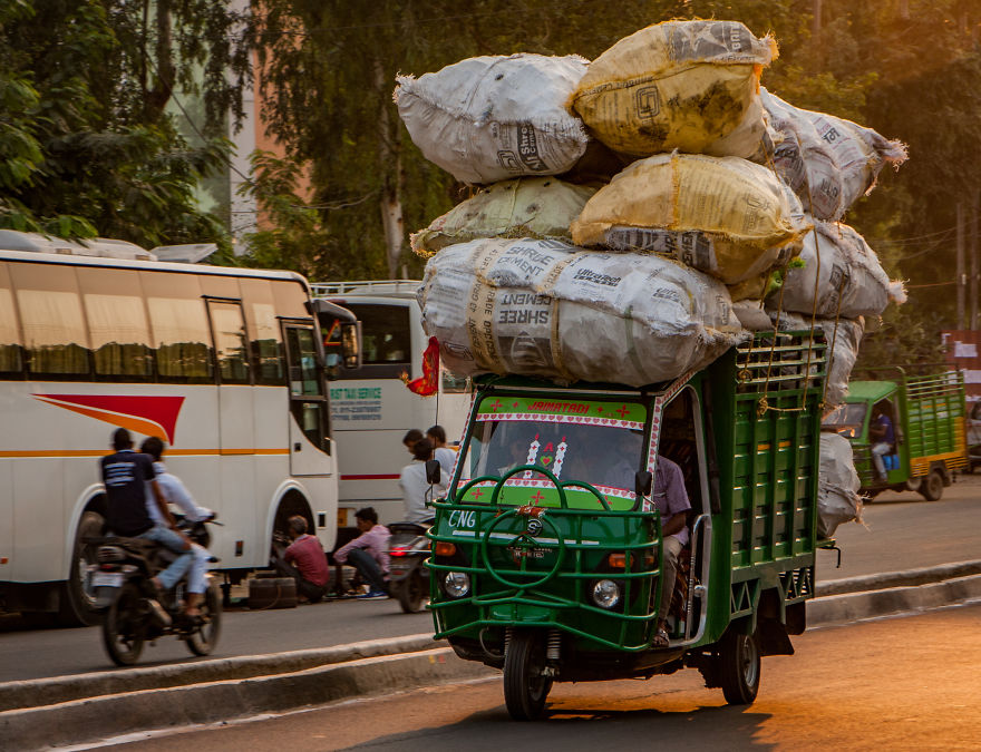 12 Pictures Of Traffic In India That Might Make You Rethink Your Traffic Problems