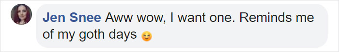 User comment by Jen Snee expressing admiration and a desire to own a Dracula parrot, mentioning goth days. User comment by Jen Snee expressing admiration and a desire to own a Dracula parrot, mentioning goth days.