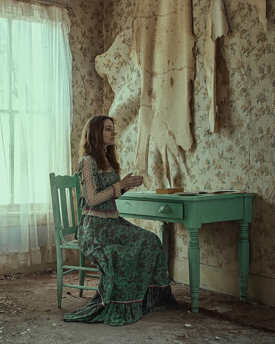 Photographer Tells Haunting Stories With His Cinematic Night-Time Photos