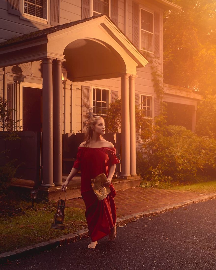 Photographer Tells Haunting Stories With His Cinematic Night-Time Photos