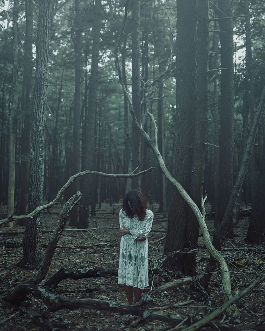 Photographer Tells Haunting Stories With His Cinematic Night-Time Photos