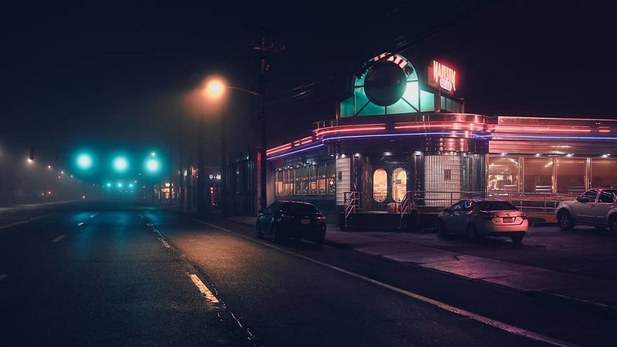 Photographer’s Unhealthy Obsession With Neon Signs Will Transport You Back In Time
