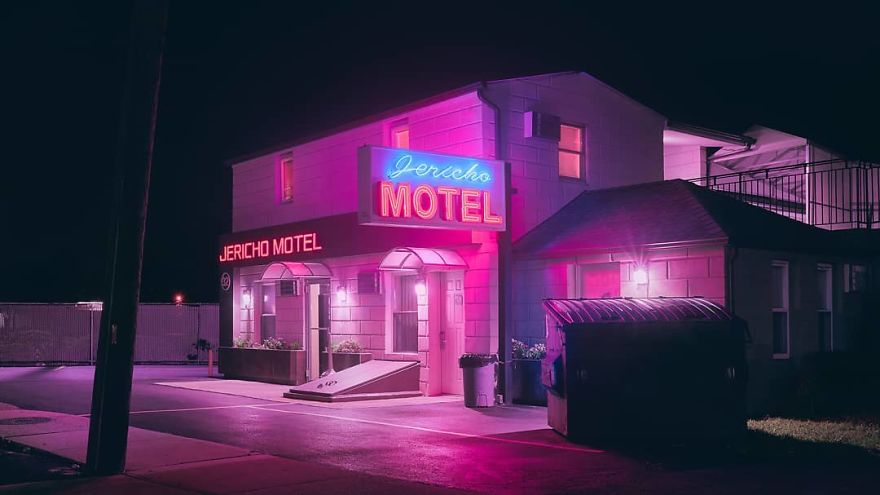 Photographer’s Unhealthy Obsession With Neon Signs Will Transport You Back In Time