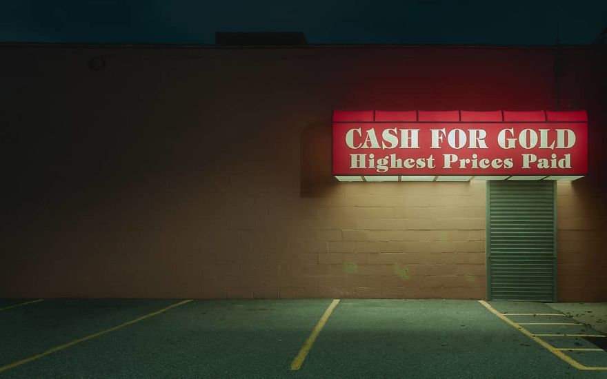 Photographer’s Unhealthy Obsession With Neon Signs Will Transport You Back In Time