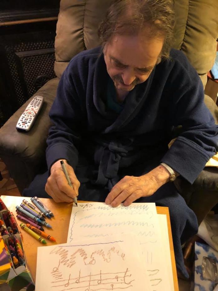 92-Year-Old War Veteran Starts Drawing To Save Money For This Mother Who's Been Diagnosed With Cancer 92-Year-Old War Veteran Starts Drawing To Save Money For This Mother Who's Been Diagnosed With Cancer
