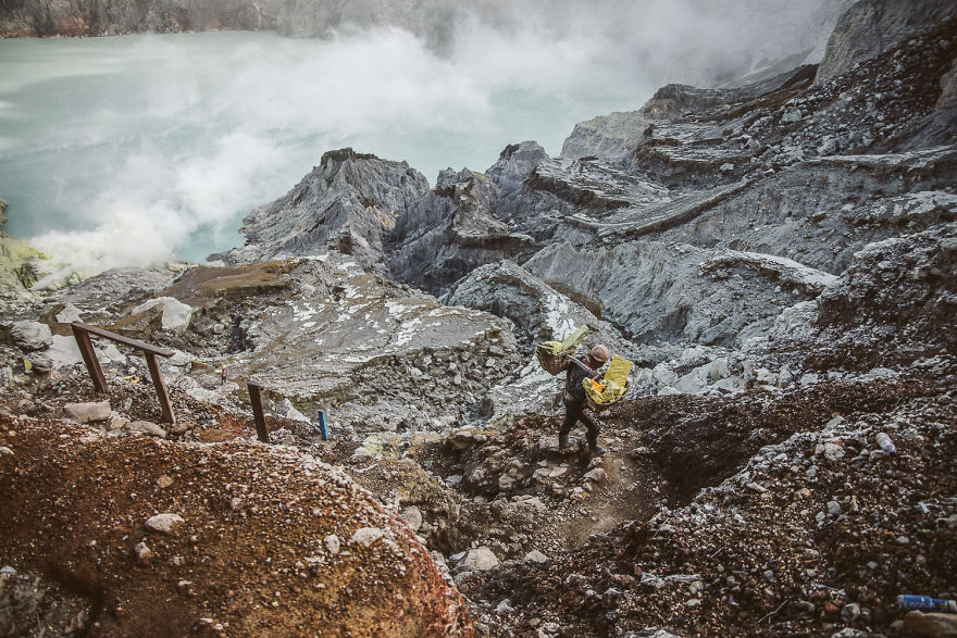 We Live In An Old Military Truck And Travel The World To Show Our Son The Beauty Of Our Planet (New Pics) We Live In An Old Military Truck And Travel The World To Show Our Son The Beauty Of Our Planet (New Pics)