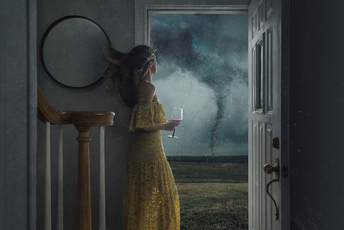 Photographer Captures Eerie Portraits That Look Like Horror Movie Posters (81 Pics)