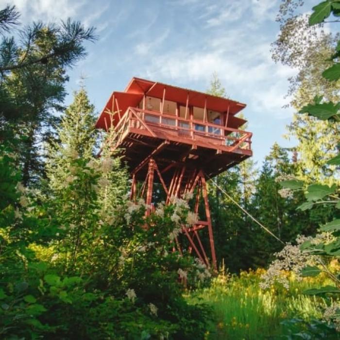 1950s Fire Lookout Transformed Into An Off-Grid Shelter