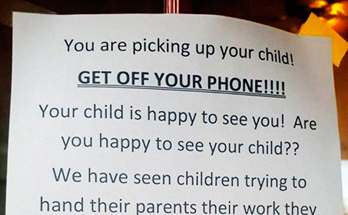 Daycare’s Message Shaming Parents Over Using Their Phones When They Pick Up Kids Gets Shared Over 2M Times