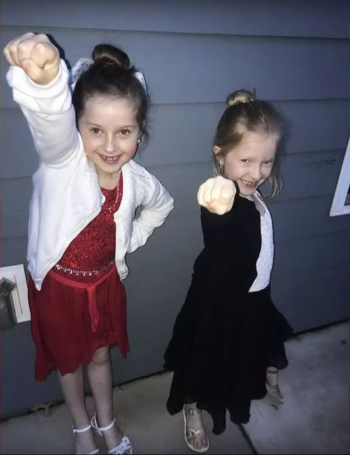 This Dad Flew At The Very Back Of The Plane, Everybody Sat Still And Let Him Leave First So He Wouldn't Miss His Father-Daughter Dance This Dad Flew At The Very Back Of The Plane, Everybody Sat Still And Let Him Leave First So He Wouldn't Miss His Father-Daughter Dance