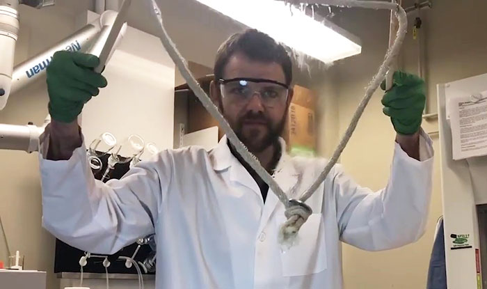 After Observing Street Performers Making Gigantic Soap Bubbles This Scientist Decides To Create A Perfect Soap Bubble Recipe After Observing Street Performers Making Gigantic Soap Bubbles This Scientist Decides To Create A Perfect Soap Bubble Recipe