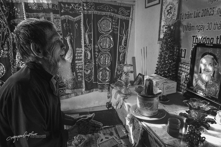 I Photographed The Love Story Of An Old Vietnamese Couple That Has Been Together Since The 30s (15 Pics)