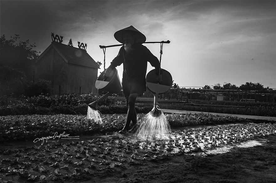 I Photographed The Love Story Of An Old Vietnamese Couple That Has Been Together Since The 30s (15 Pics)