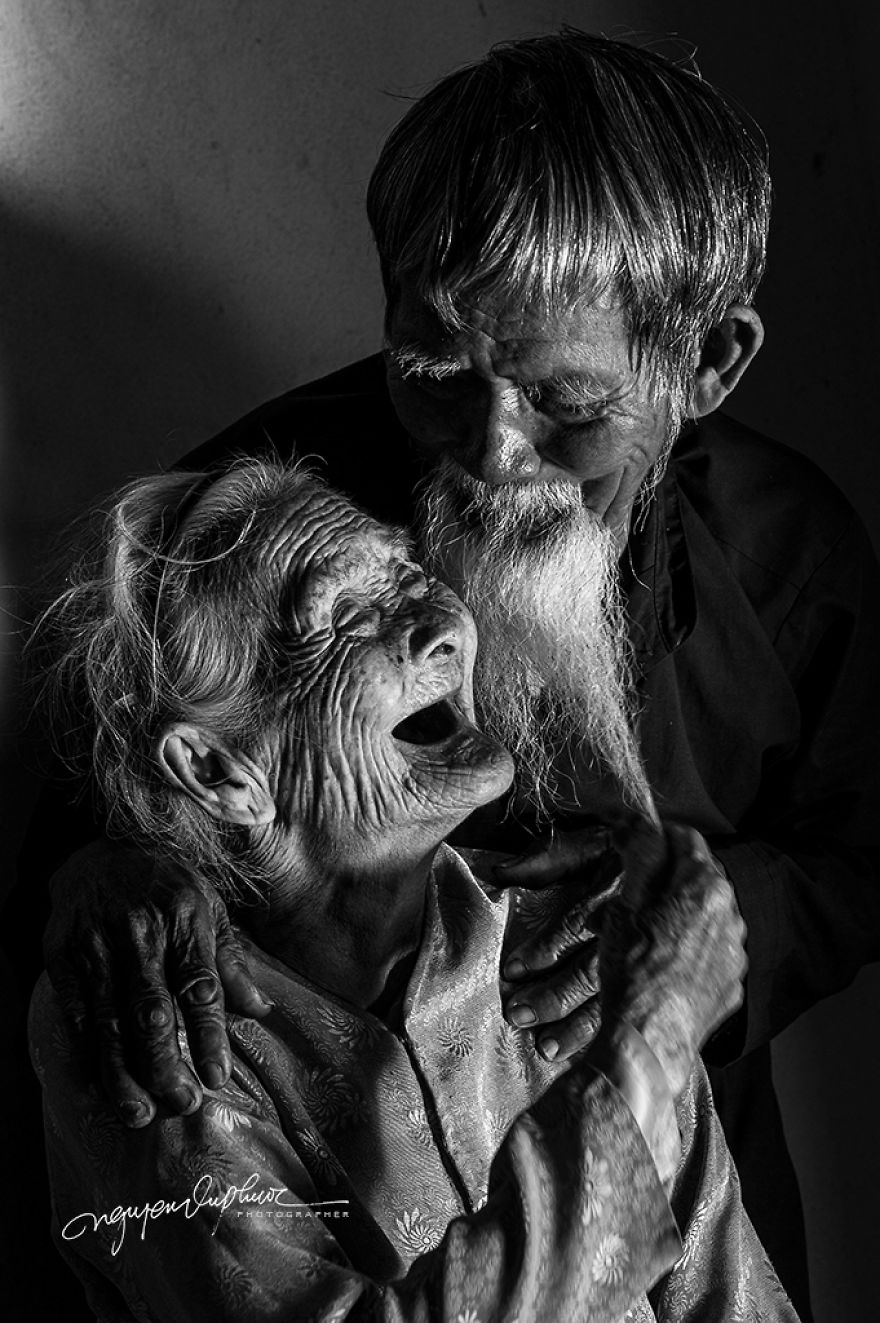 I Photographed The Love Story Of An Old Vietnamese Couple That Has Been Together Since The 30s (15 Pics)