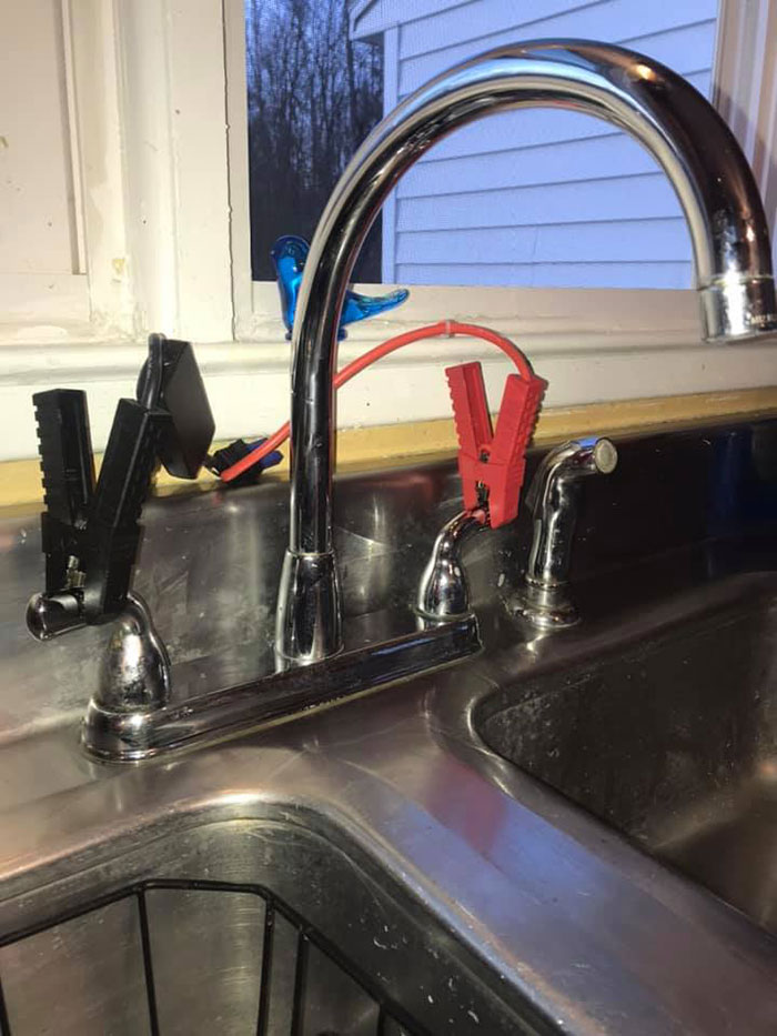 Man Puts Up 'Home Alone' Inspired Traps As Christmas Decorations