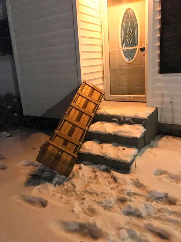 Man Puts Up 'Home Alone' Inspired Traps As Christmas Decorations Man Puts Up 'Home Alone' Inspired Traps As Christmas Decorations