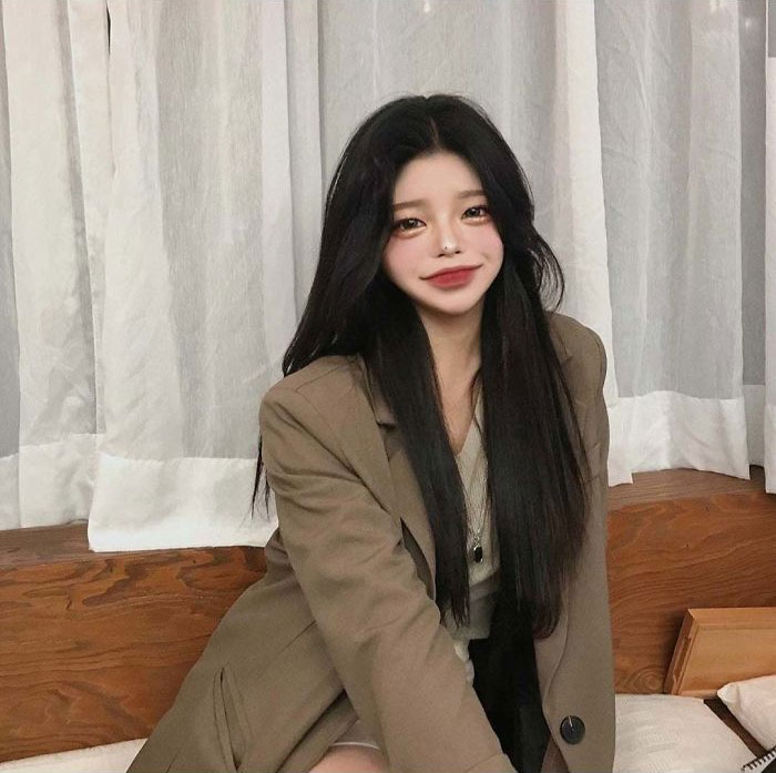 I Just Can't Deal With This One Particular Girl, I Just Had To Follow Her Because Of The Crazy Editing